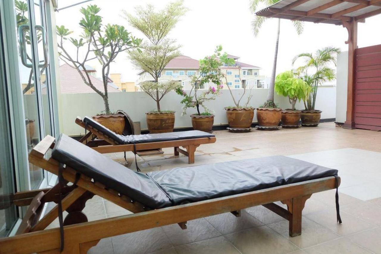 Oyo 1097 Thep Apartment Pattaya Eksteriør billede