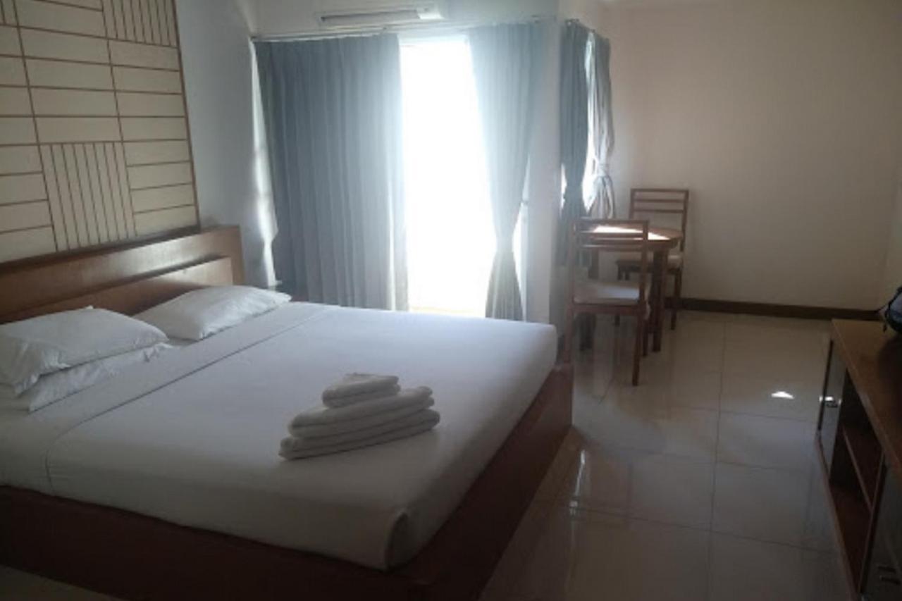 Oyo 1097 Thep Apartment Pattaya Eksteriør billede