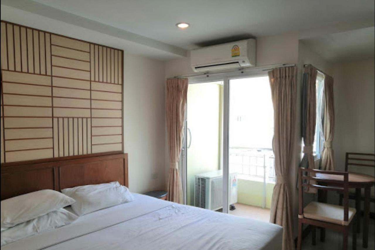 Oyo 1097 Thep Apartment Pattaya Eksteriør billede