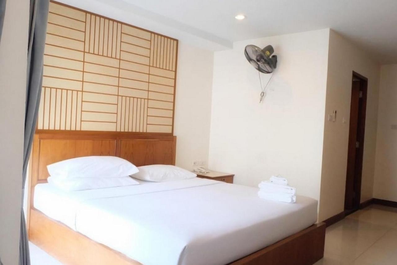 Oyo 1097 Thep Apartment Pattaya Eksteriør billede
